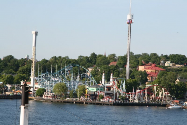 Gröna Lund vista da ilha de Kastellholmen