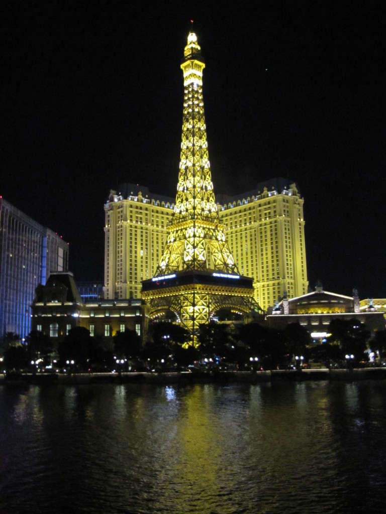 Hotel Paris com a torre Eiffel vista do Bellagio