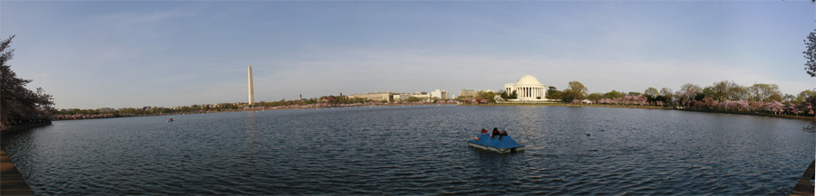 Os Monumentos visto do lado Oeste do Tidal Basin