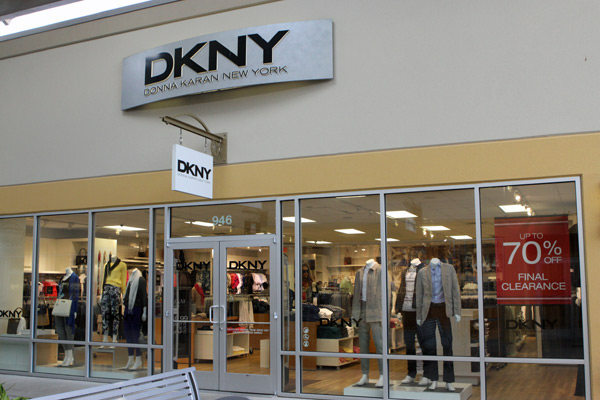 DKNY no Houston Premium Outlets