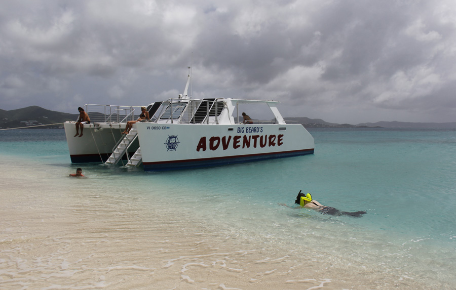 Testando o equipamento de snorkel em Turtle Beach