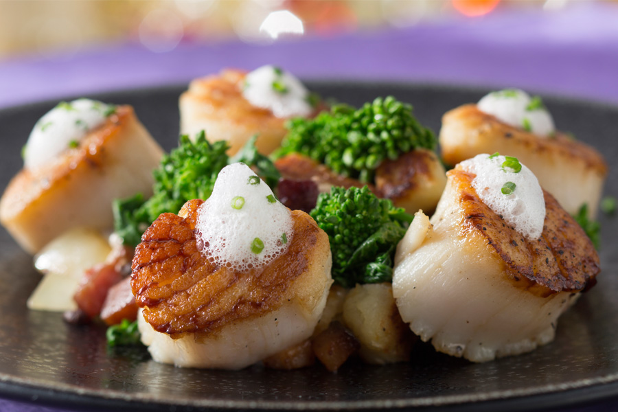 Seared-Diver-Scallops-900