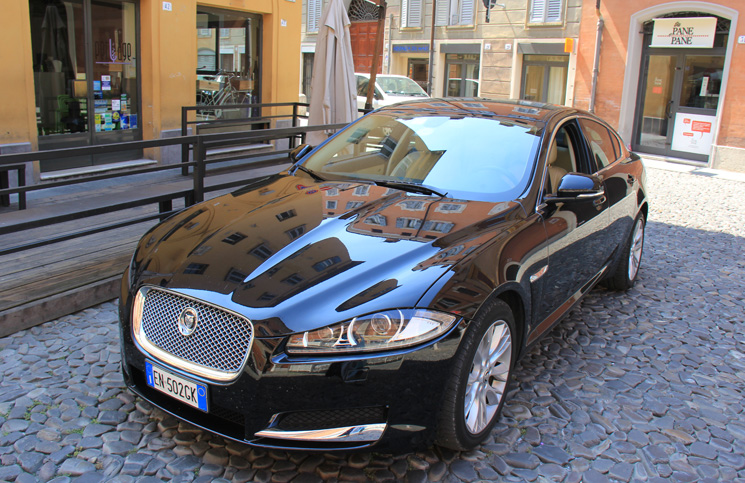 O Jaguar que nos levou a Modena