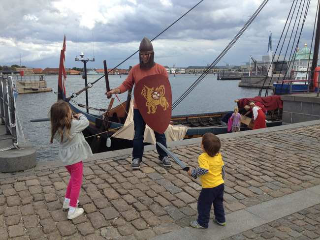 Meus vikings brincando em Copenhague