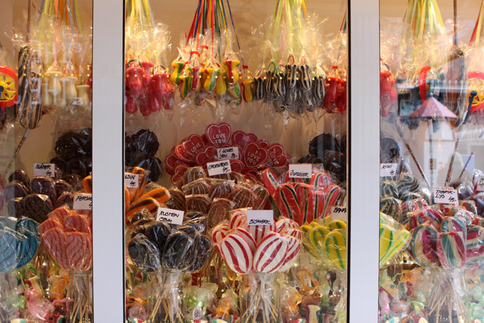 Alguns dos muitos doces tradicionais a venda