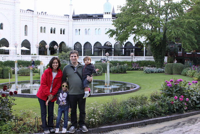 Foto de família em frente ao Palácio Mouro