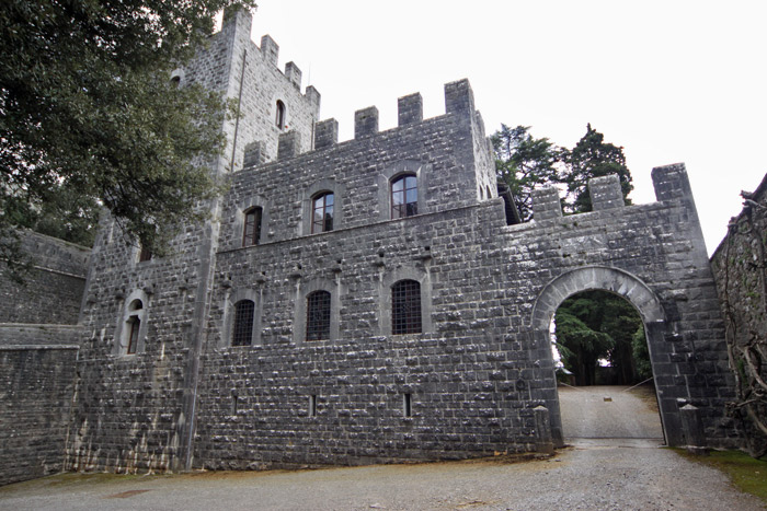 Entrando no Castelo di Brolio