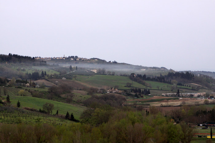 Dia de fog na Toscana