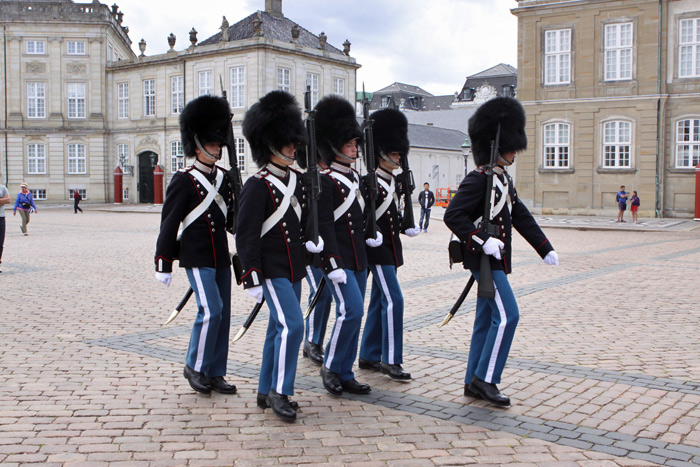 Guarda real no palácio de Amalienborg