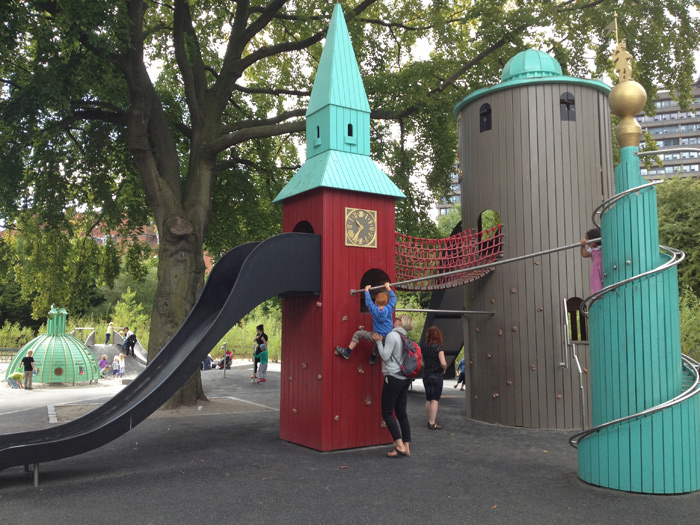 Towers Playground no Faelledparken