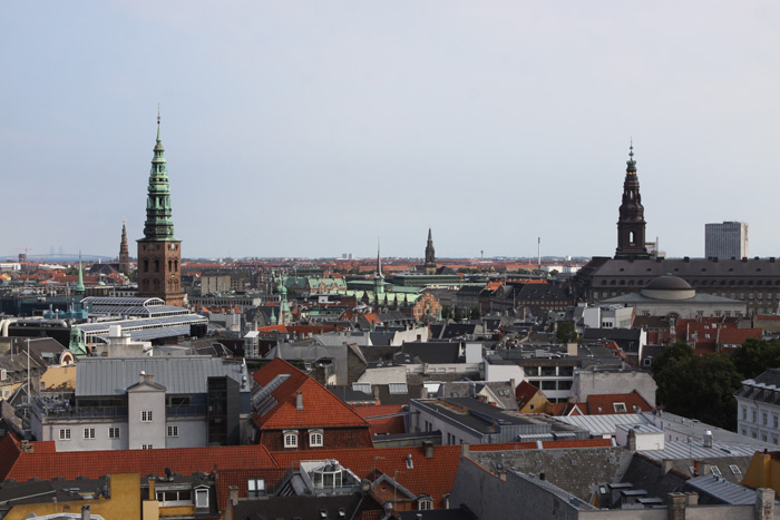 Vista da Rundertaarn, com algumas das torres de Copenhague