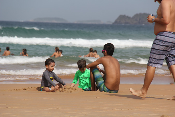 Crianças brincando