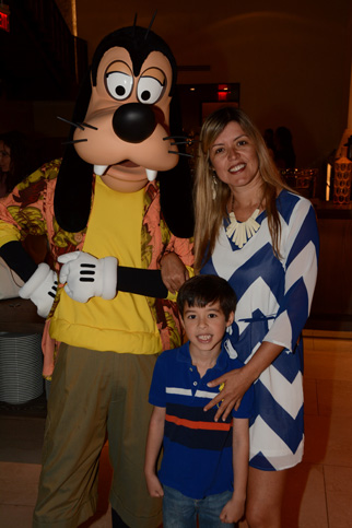 PhotoPass_Visiting_Good_Morning_Breakfast_With_Goofy_And_His_Pals_7186292301