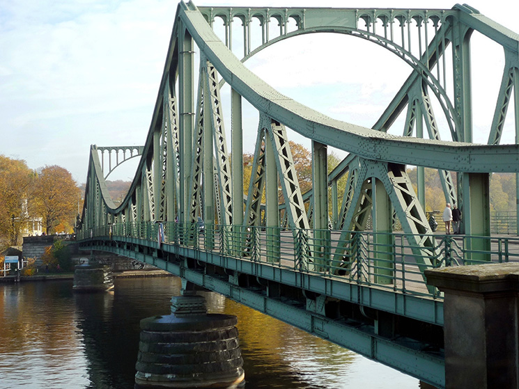 Glienicker_Bruecke,_Blick_nach_Osten