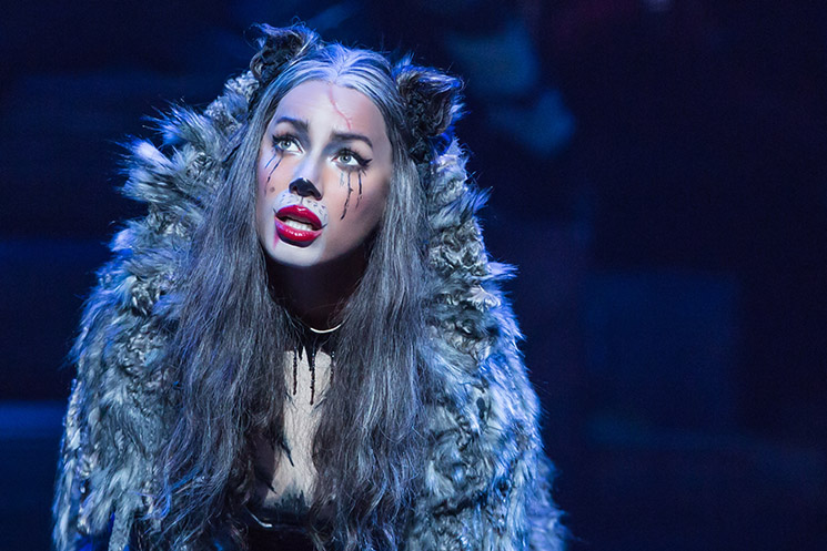 Leona2_Lewis_as_Grizabella_in_CATS_on_Broadway_--_Photo_by_Matthew_Murphy