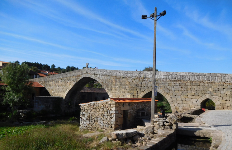 ponte-e-torre-de-ucanha-1