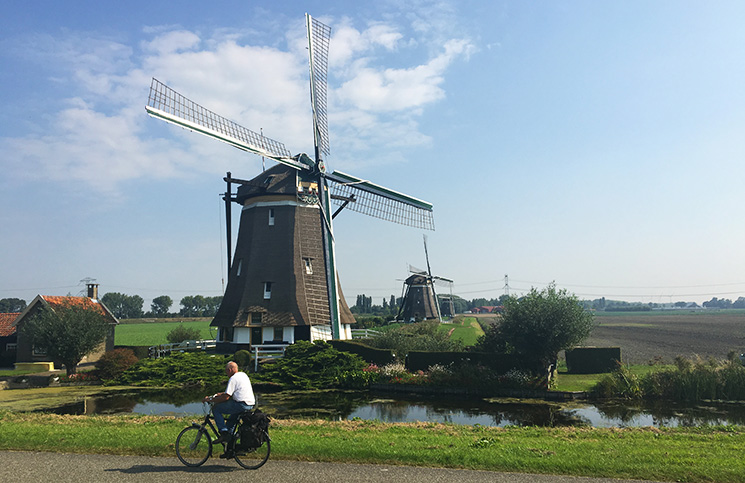 Já pensou em visitar os belos moinhos de vento na Holanda? - edublin