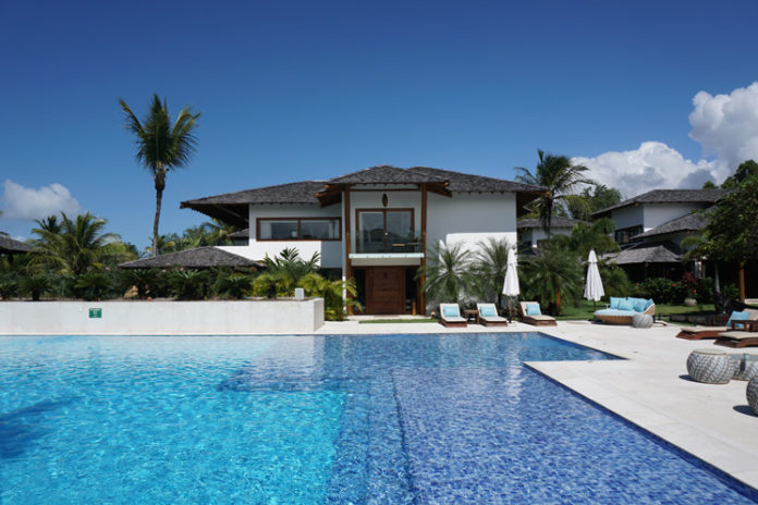 Campo Bahia visto da piscina