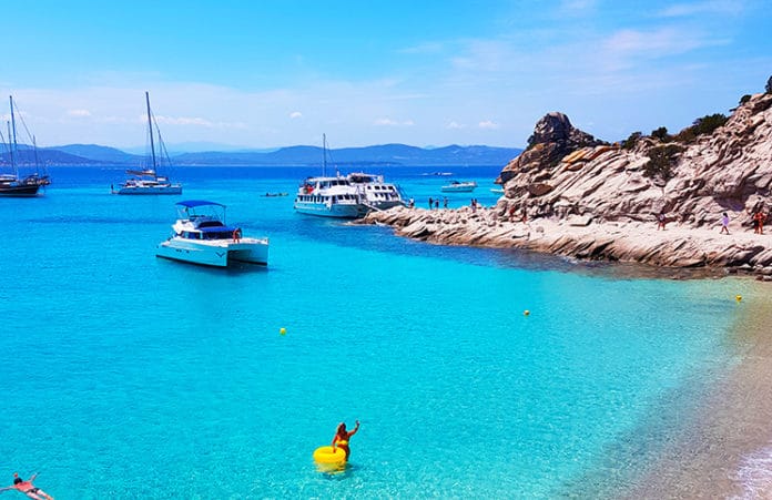 Cala corsara na Sardenha